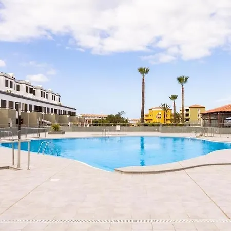 Apartment With Panoramic Ocean View And Pool